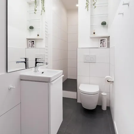 아파트 Jugendstil-altbauwohnung An Der Karlsaue - 120qm, Klimaanlage, Neu Saniert, Zentrale Lage 카셀