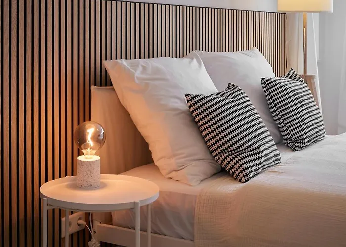 Jugendstil-altbauwohnung An Der Karlsaue - 120qm, Klimaanlage, Neu Saniert, Zentrale Lage Apartamento *